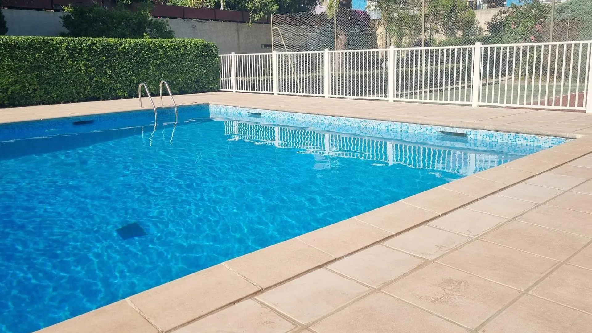 Le Repaire Des Palmiers - T2 En Centre-Ville Avec Parking Et Piscine Hyères Apartmán
